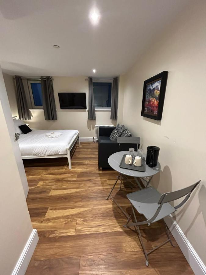 Modern Double Room With Sofa Edinburg Exteriör bild